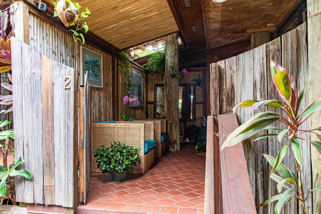 The Kulani Maui Hotel Lahaina Exterior photo